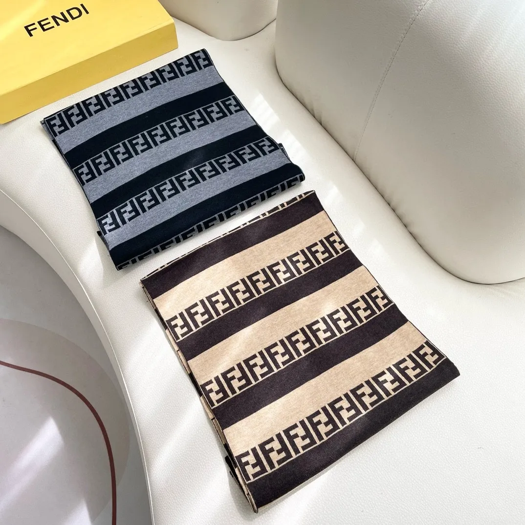 【FENDI  フェンディ】スカーフ 180*32CM   241207