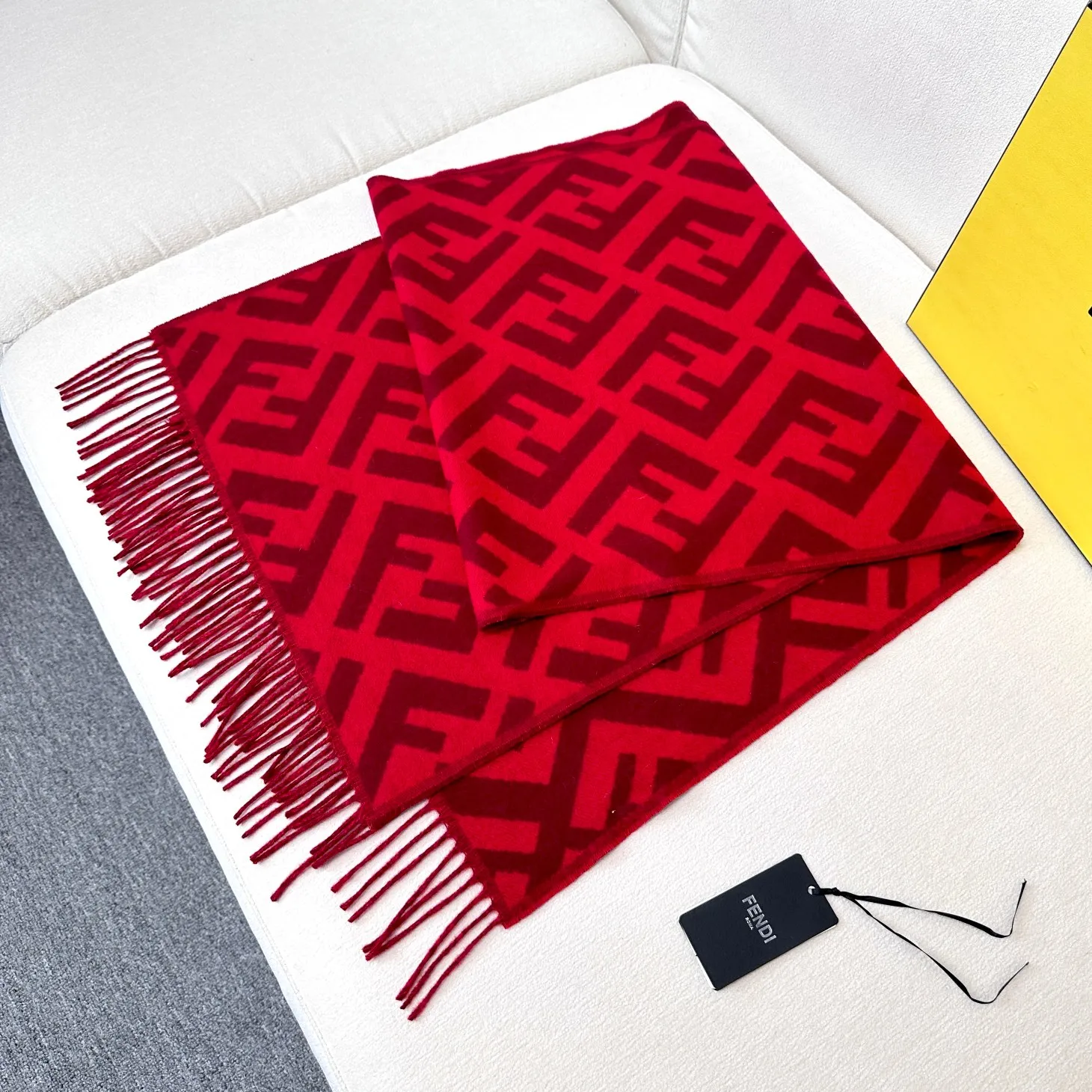 【FENDI  フェンディ】スカーフ45*170CM   241109