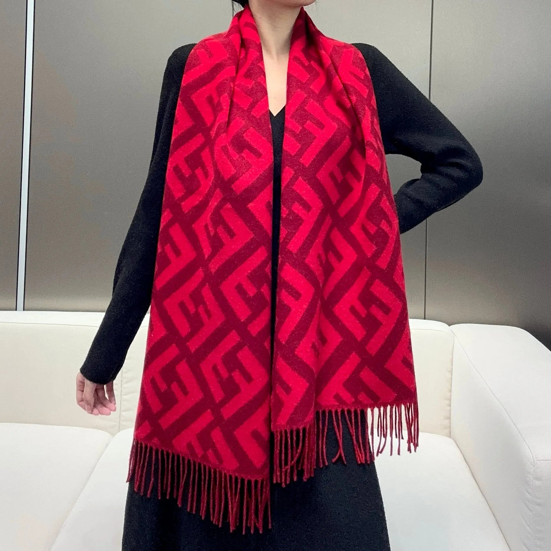 【FENDI  フェンディ】スカーフ45*170CM   241109