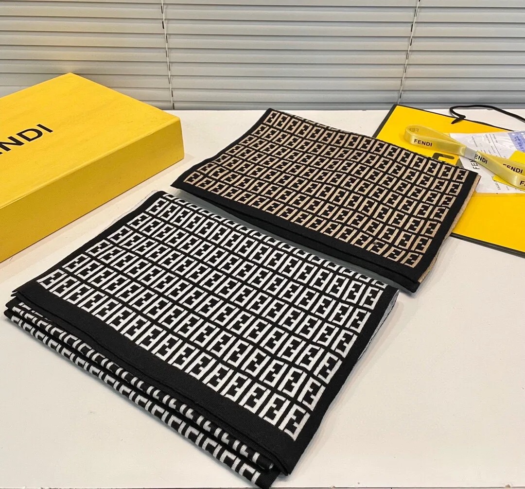 【FENDI  フェンディ】スカーフ32*200CM   241109