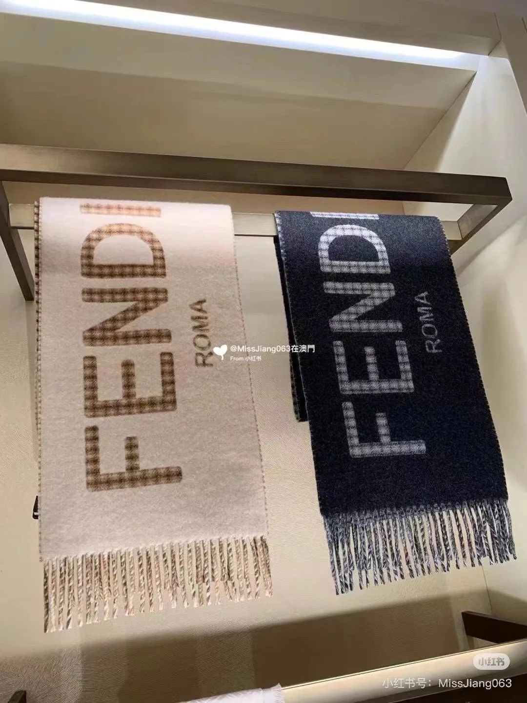 【FENDI  フェンディ】スカーフ30*180CM   241109