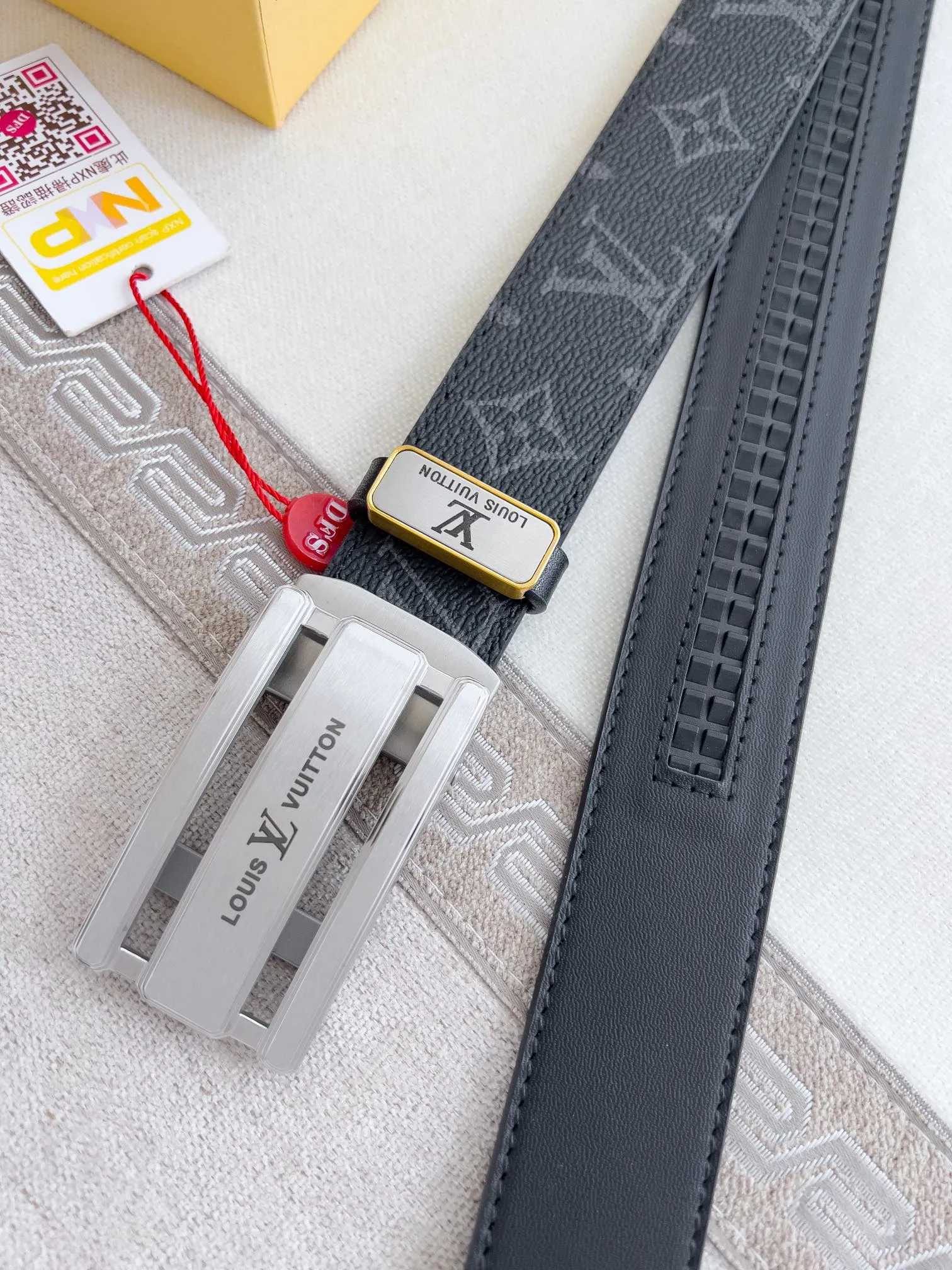 LV【LOUIS VUITTON】(ルイヴィトン) 3.5cmベルト メンズ  240903