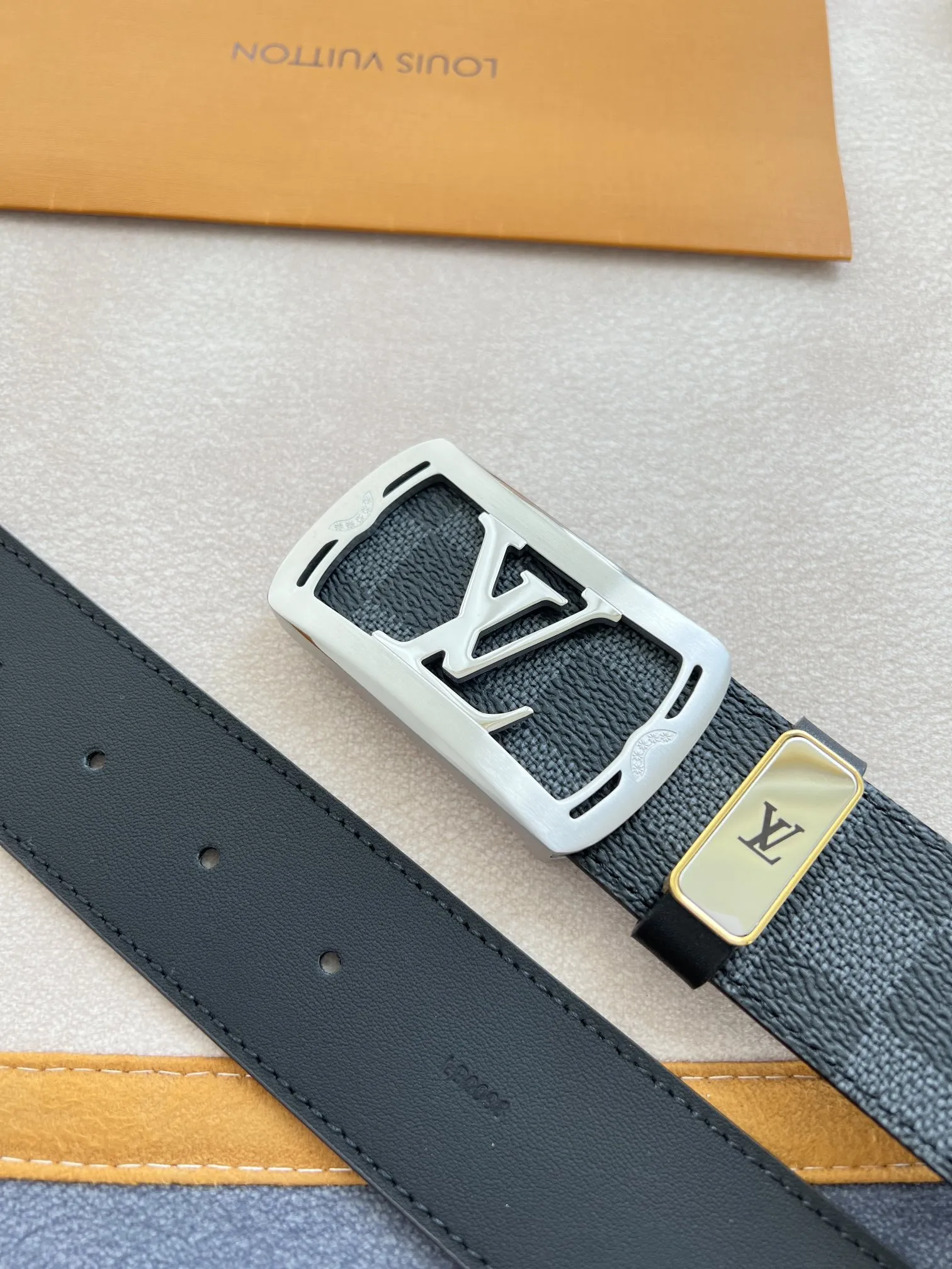 【LOUIS VUITTON】(ルイヴィトン) 3.8cm   ベルト メンズ