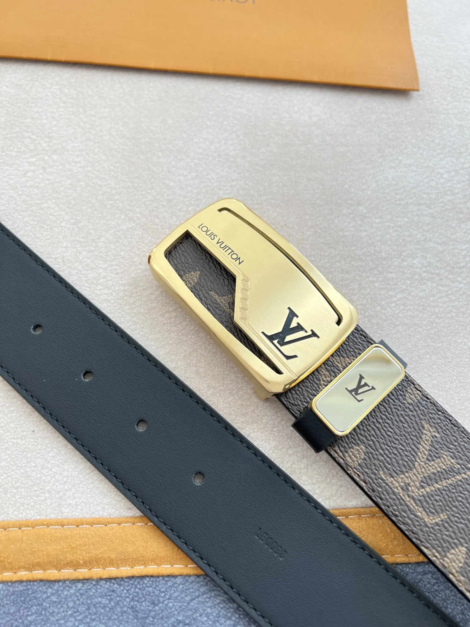 【LOUIS VUITTON】(ルイヴィトン) 3.8cm   ベルト メンズ