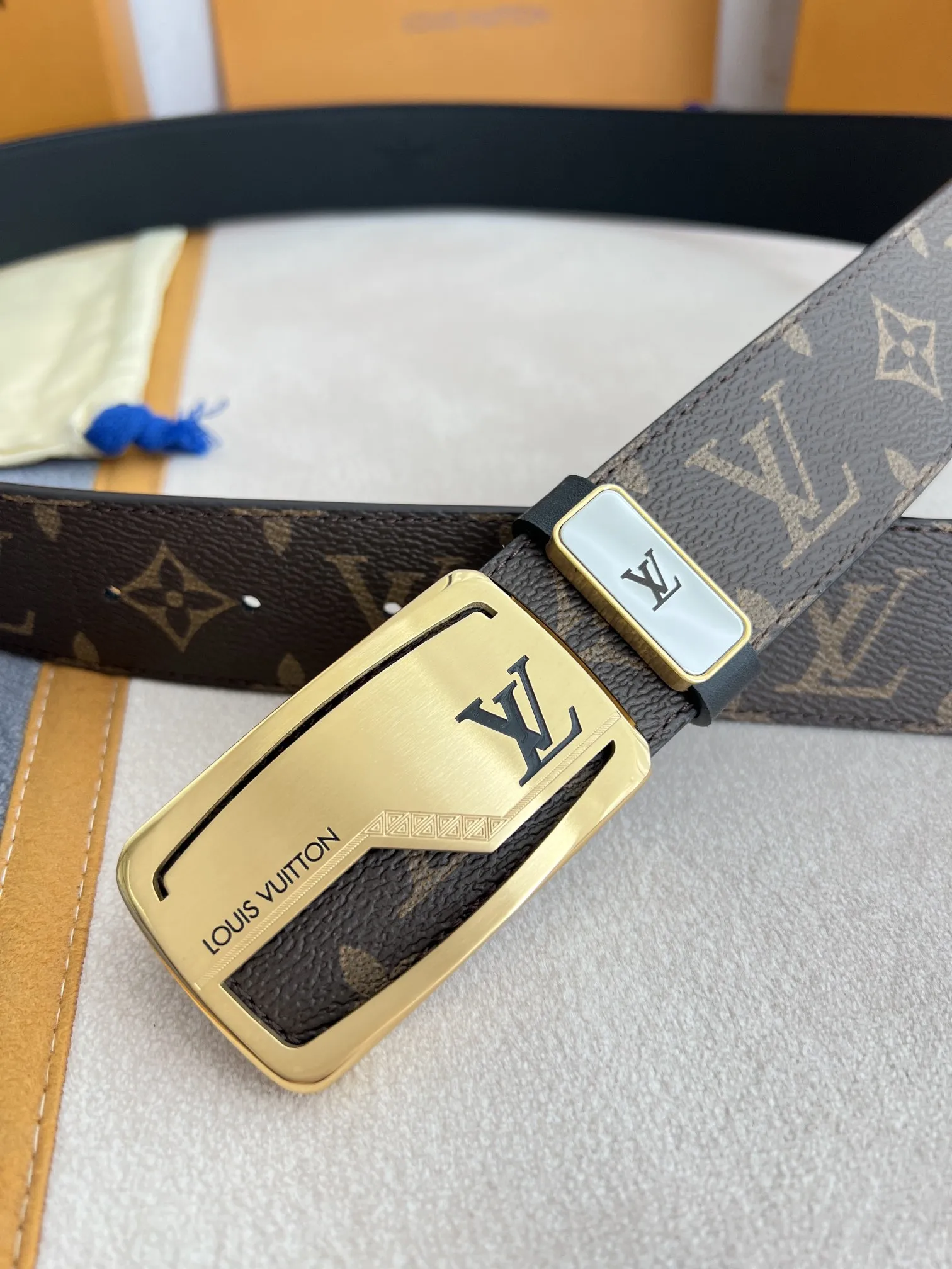 【LOUIS VUITTON】(ルイヴィトン) 3.8cm   ベルト メンズ
