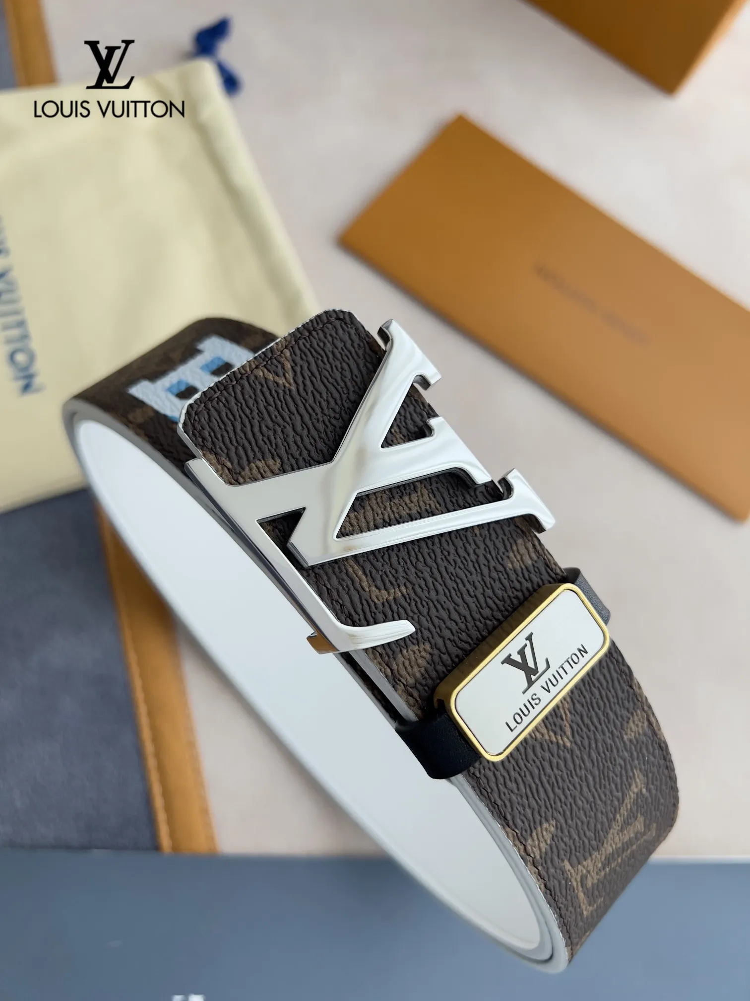 【 LOUIS VUITTON】(ルイヴィトン) 3.8cmベルト メンズ