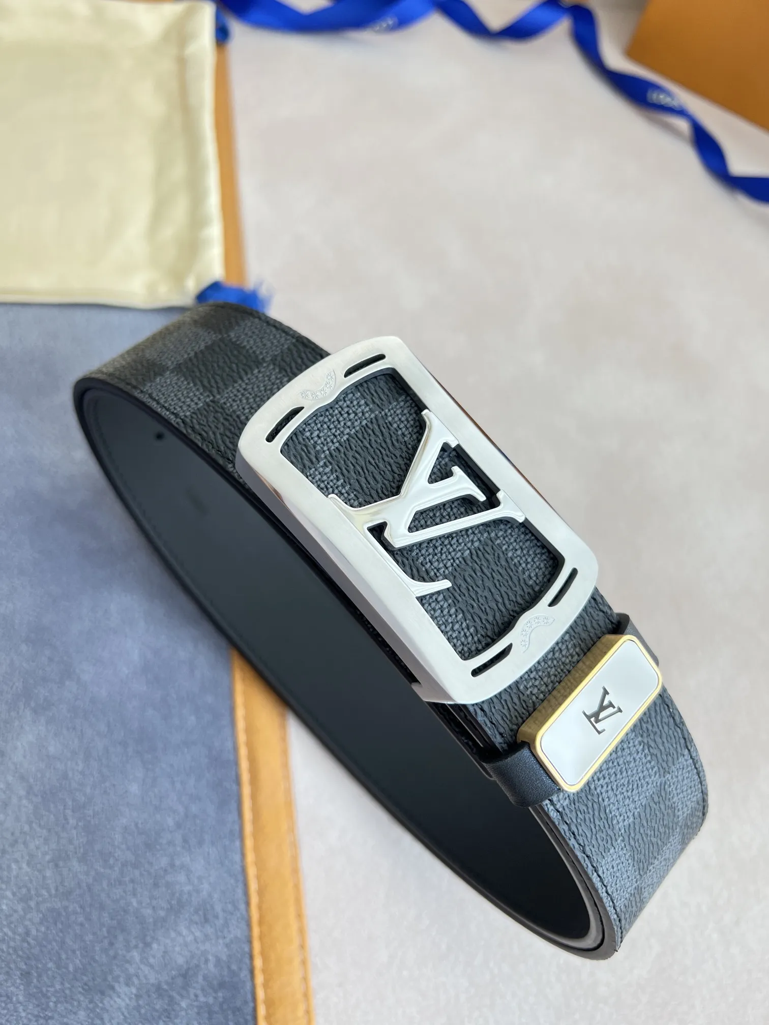 【 LOUIS VUITTON】(ルイヴィトン) 3.5cmベルト メンズ