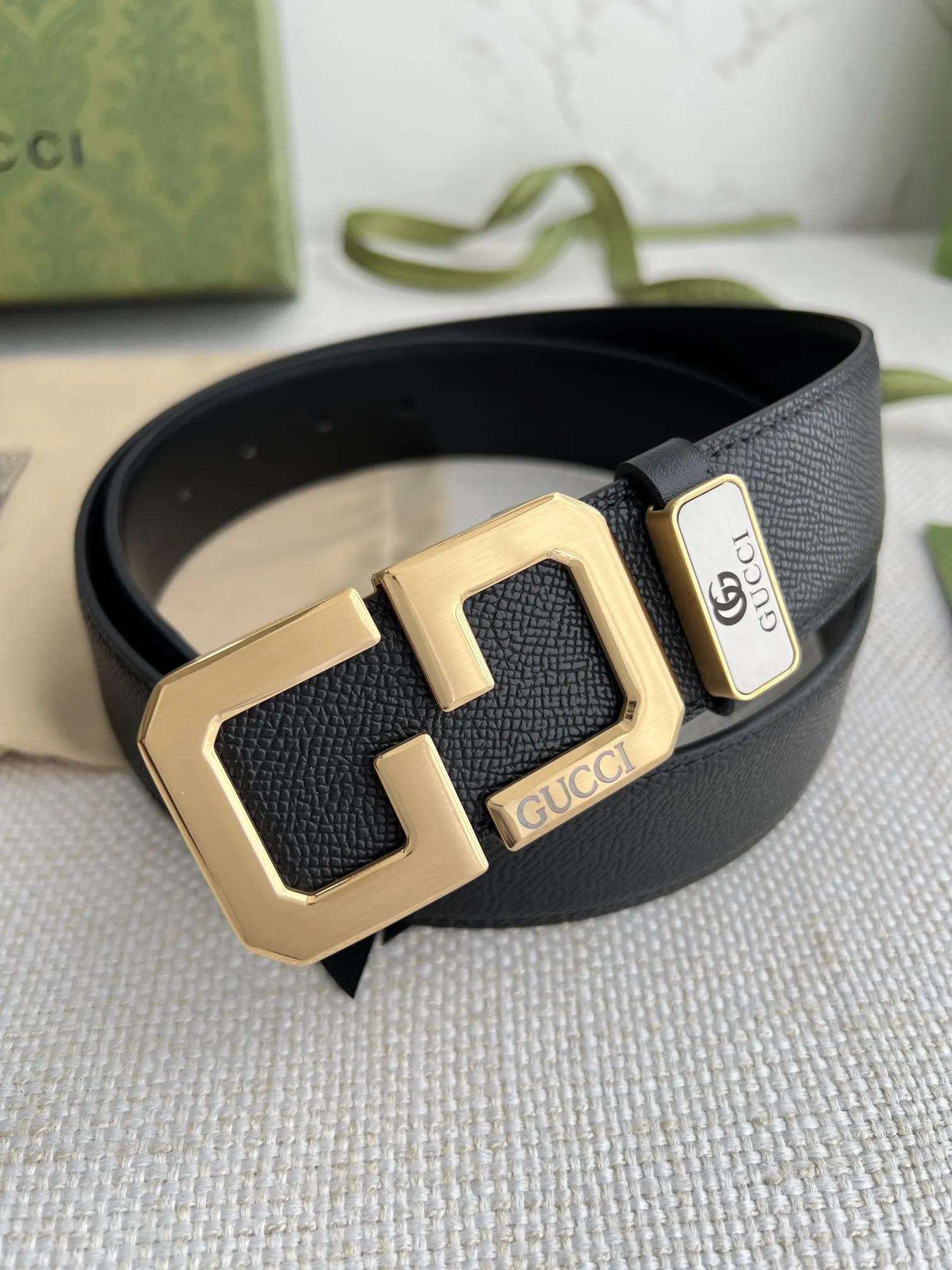 【GUCCI】(クッチ) 3.8cm   ベルト メンズ