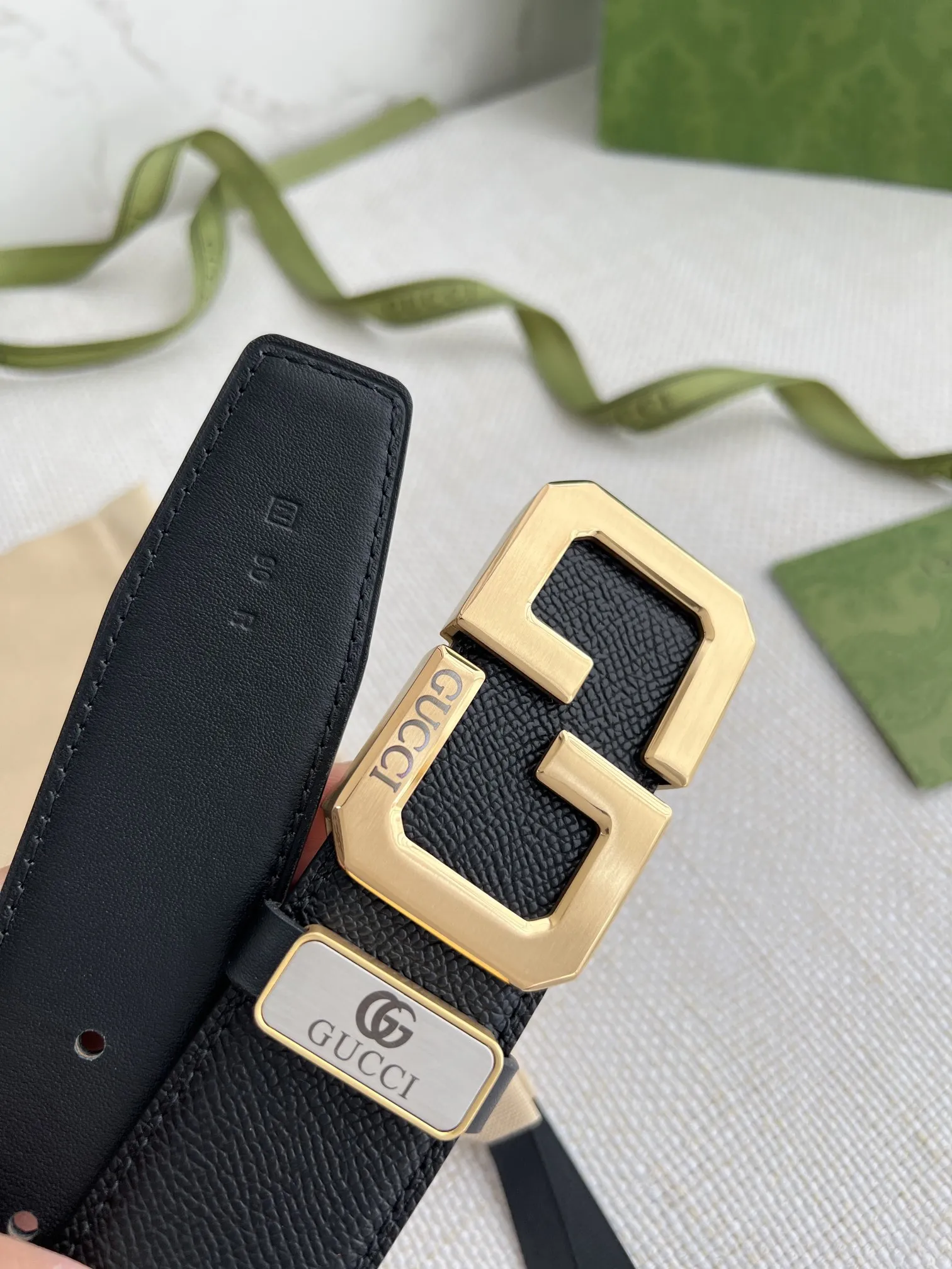 【GUCCI】(クッチ) 3.8cm   ベルト メンズ