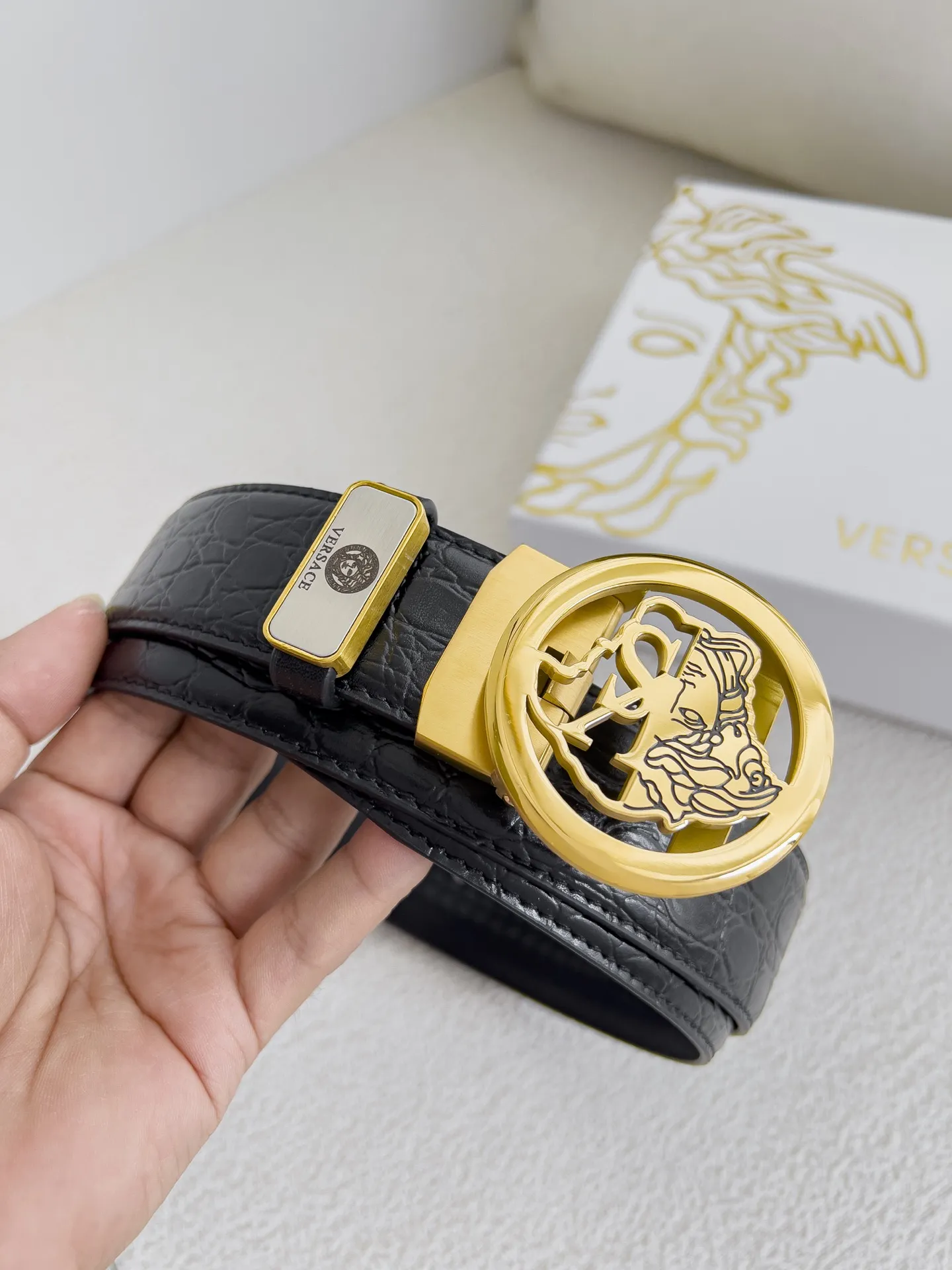 【VERSACE】(ヴェルサーチ) 3.5cmベルト メンズ 240903