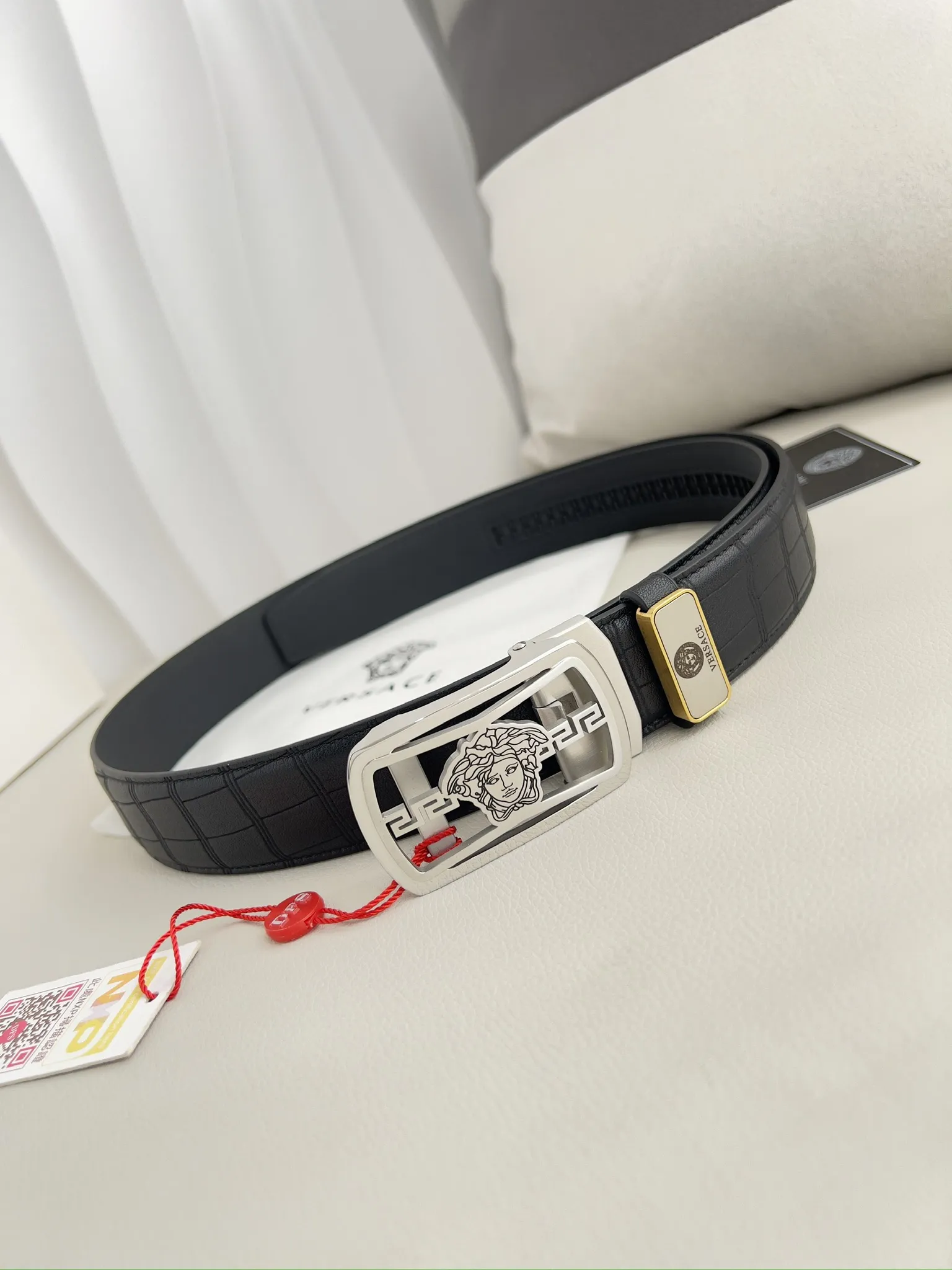 【VERSACE】(ヴェルサーチ) 3.5cmベルト メンズ 24706