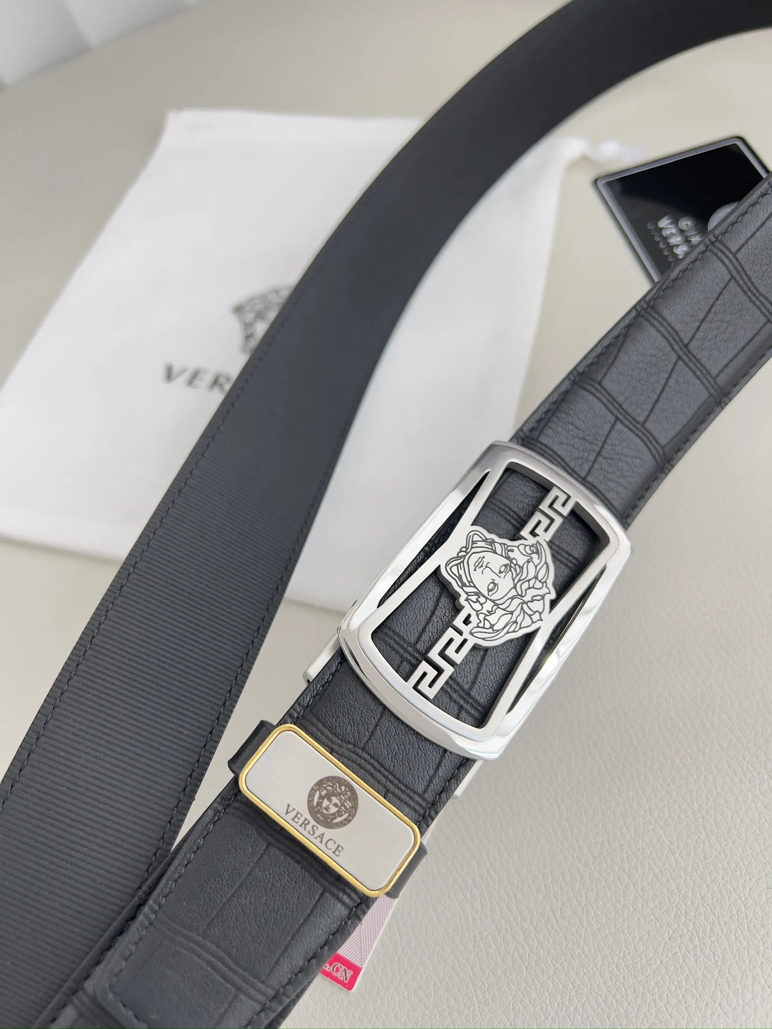 【VERSACE】(ヴェルサーチ) 3.5cmベルト メンズ 24706