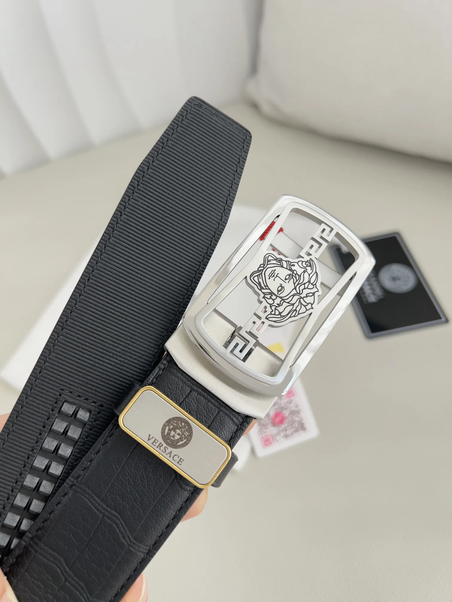 【VERSACE】(ヴェルサーチ) 3.5cmベルト メンズ 24706