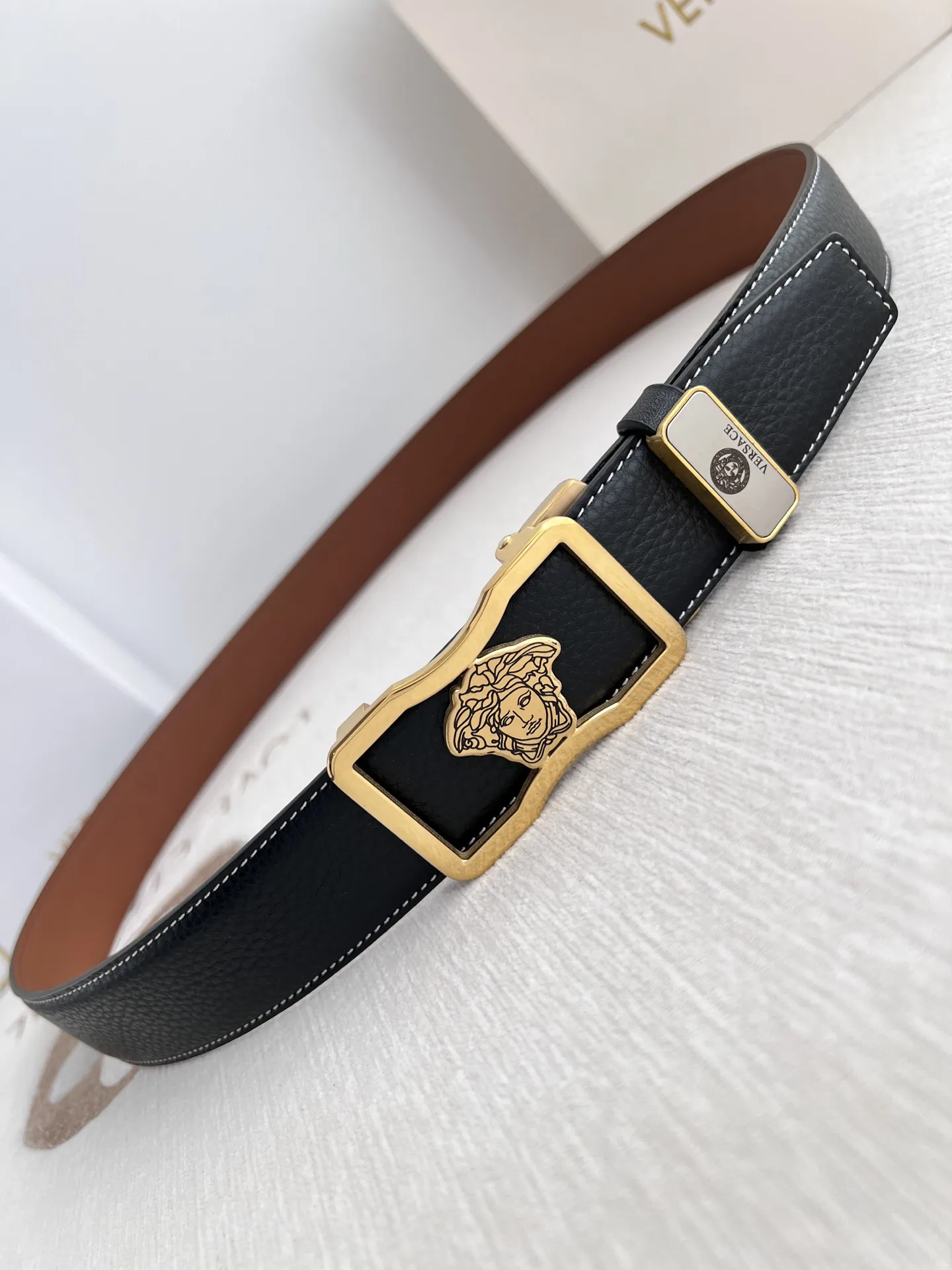 【VERSACE】(ヴェルサーチ) 3.5cmベルト メンズ 24706