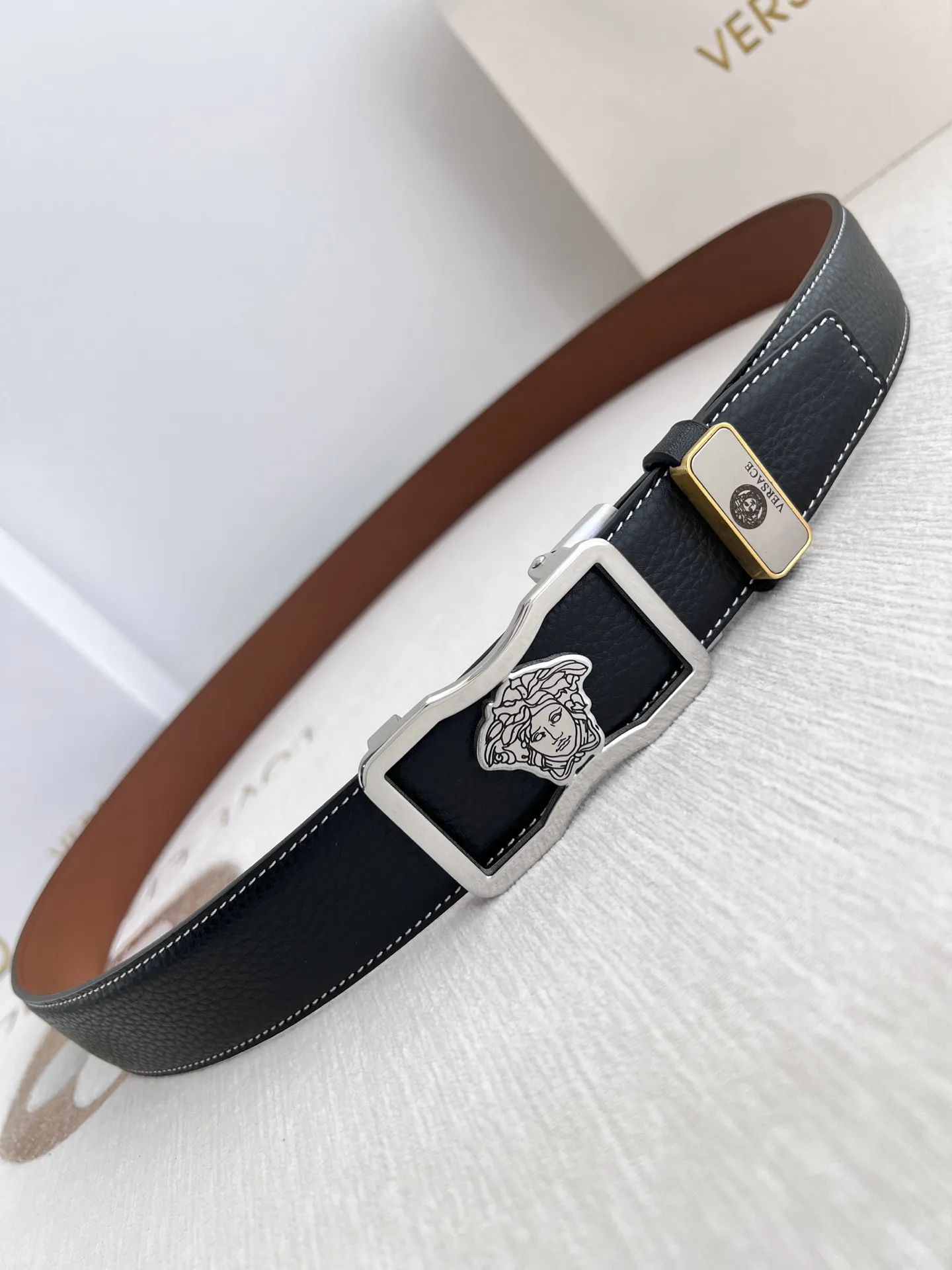 【VERSACE】(ヴェルサーチ) 3.5cmベルト メンズ 24706
