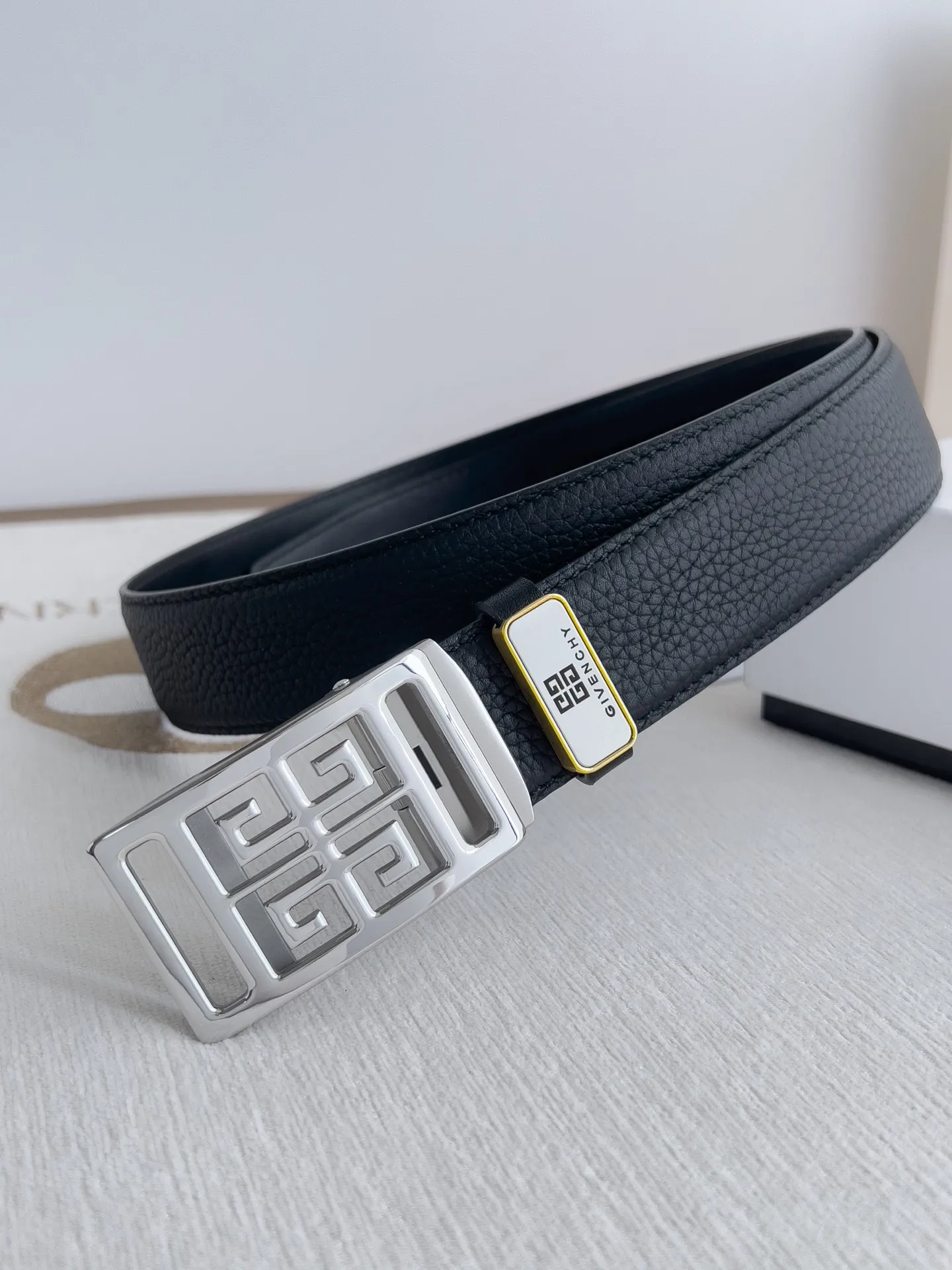 【GIVENCHY】(ジバンシー) 3.5cmベルト メンズ 240903
