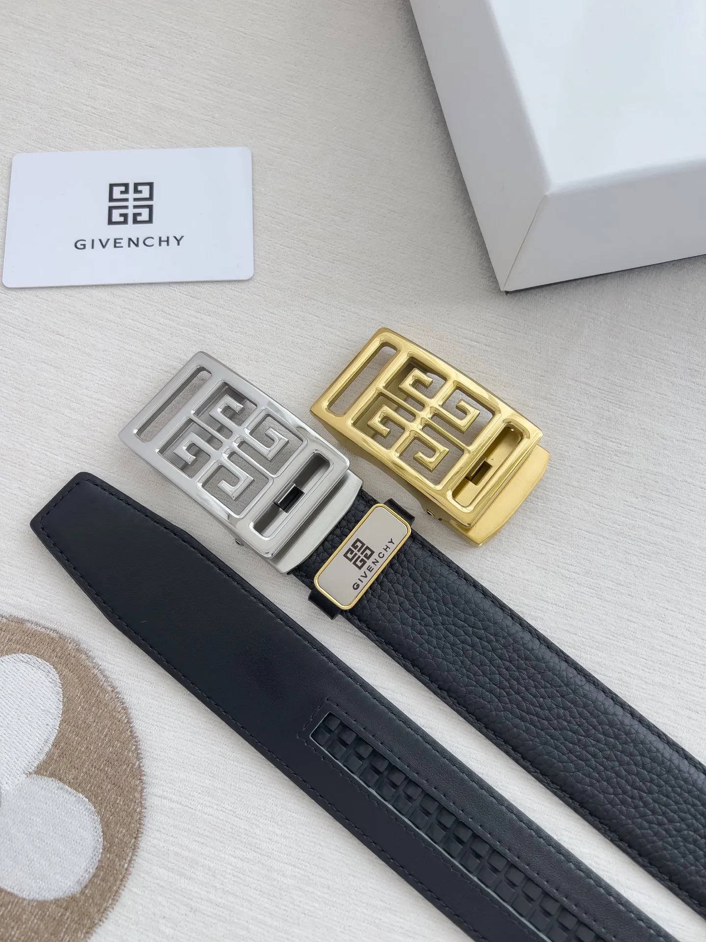 【GIVENCHY】(ジバンシー) 3.5cmベルト メンズ 240903