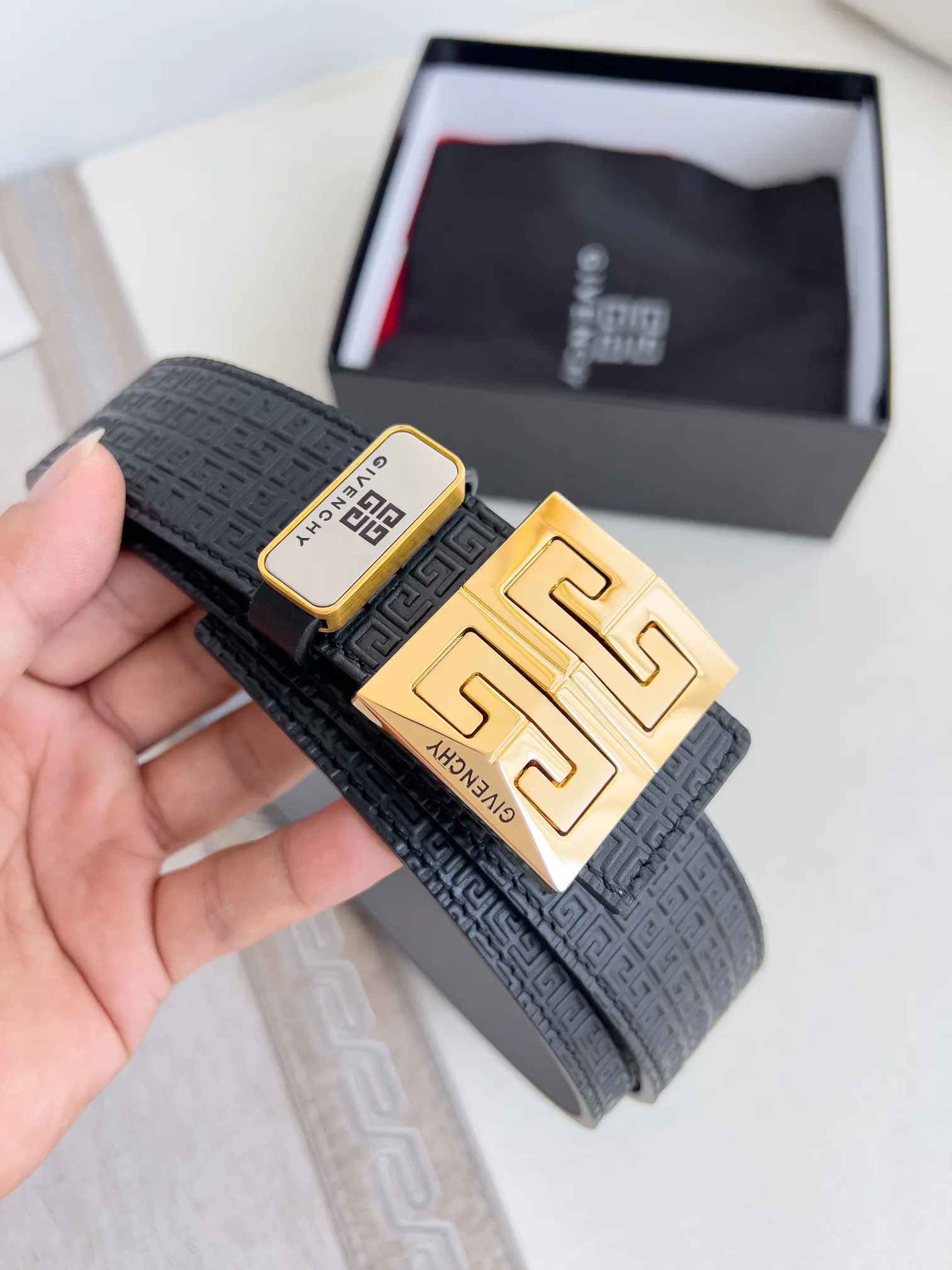 【GIVENCHY】(ジバンシー) 3.5cmベルト メンズ 240903