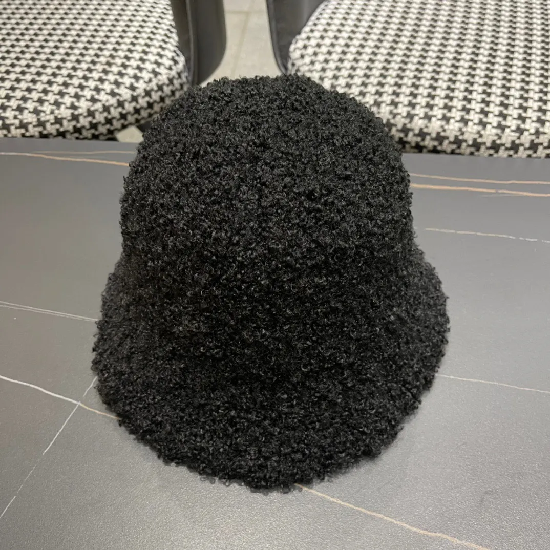 LV  LOUIS VUITTON( ルイヴィトン)フィッシャーマンズハット   241126