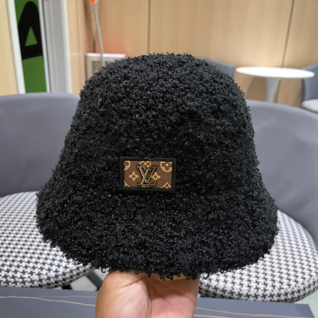 LV  LOUIS VUITTON( ルイヴィトン)フィッシャーマンズハット   241126