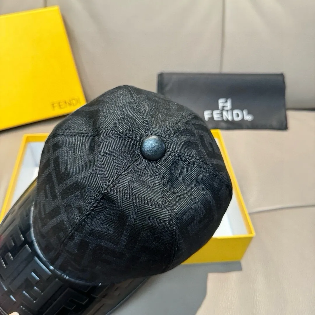 【FENDI  フェンディ】【数量限定】 野球帽 / ハット   241125