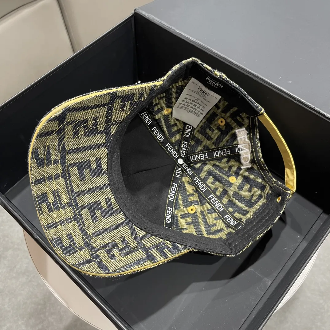 【FENDI  フェンディ】【数量限定】 野球帽 / ハット