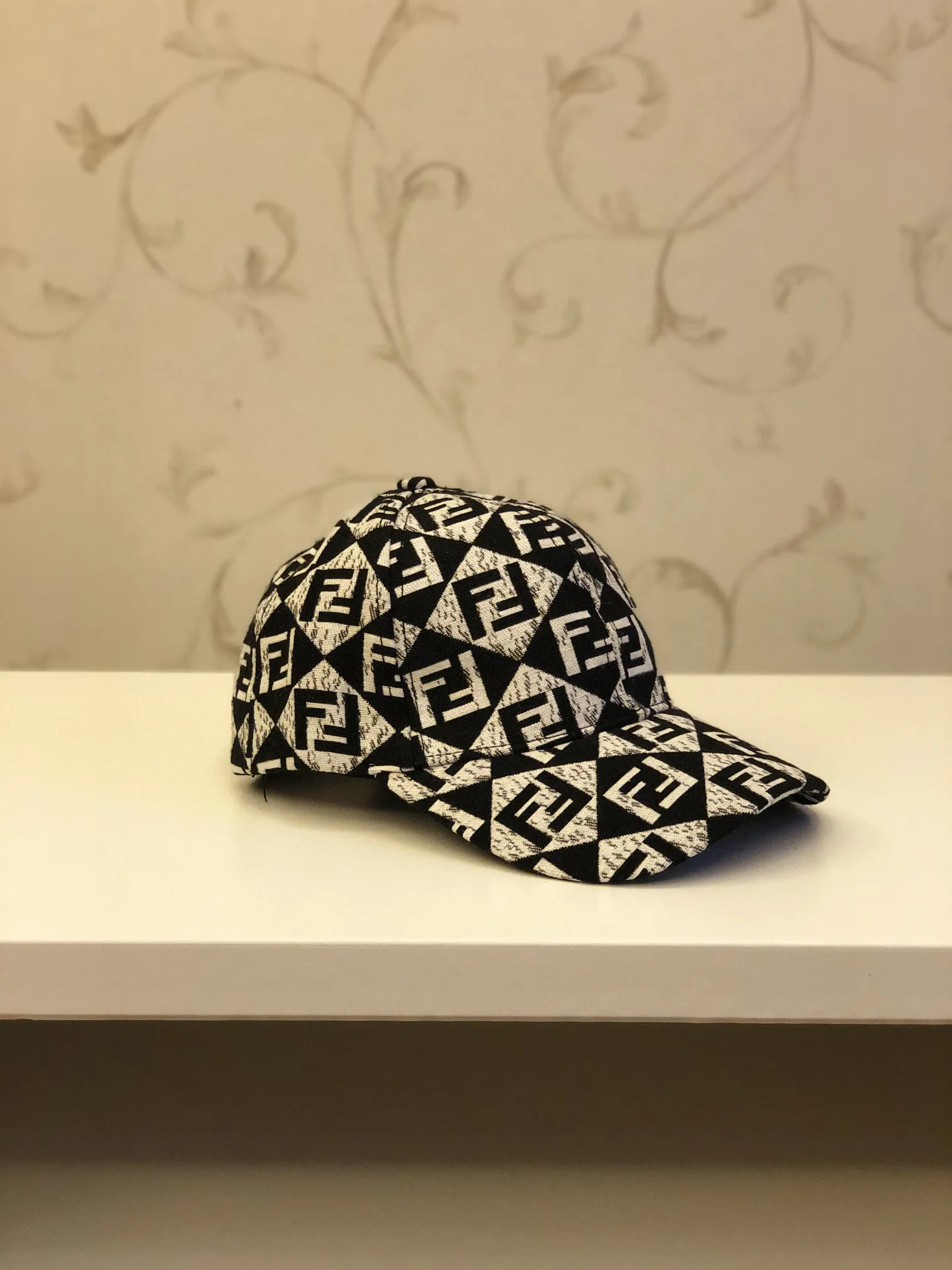 【FENDI  フェンディ】【数量限定】 野球帽 / ハット
