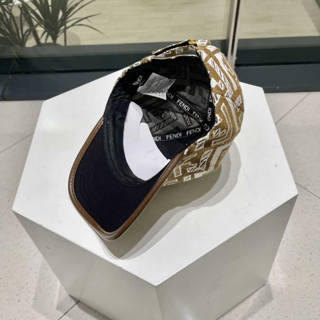 【FENDI  フェンディ】【数量限定】 野球帽 / ハット