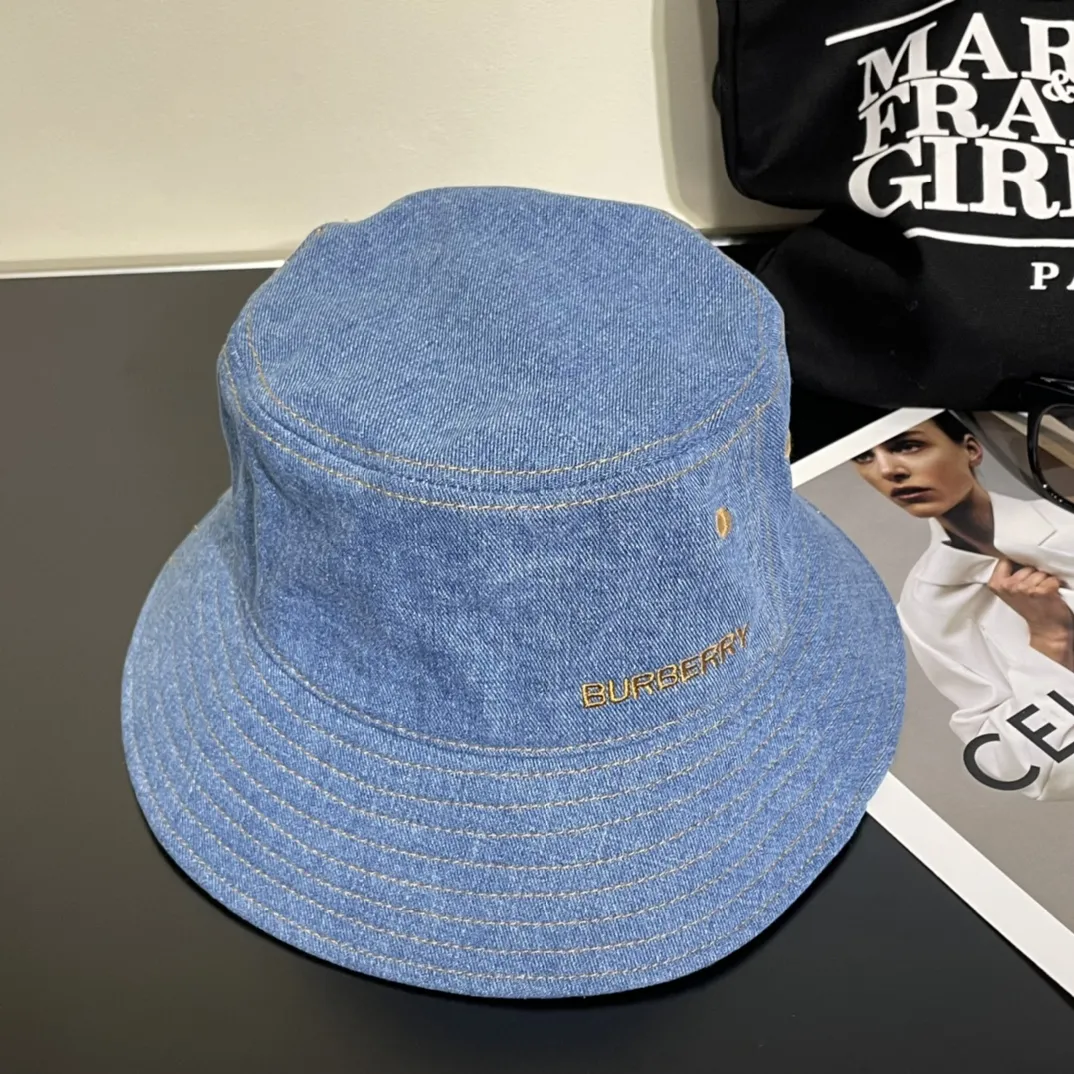 BURBERRY(バーバリー)フィッシャーマンズハット  241011