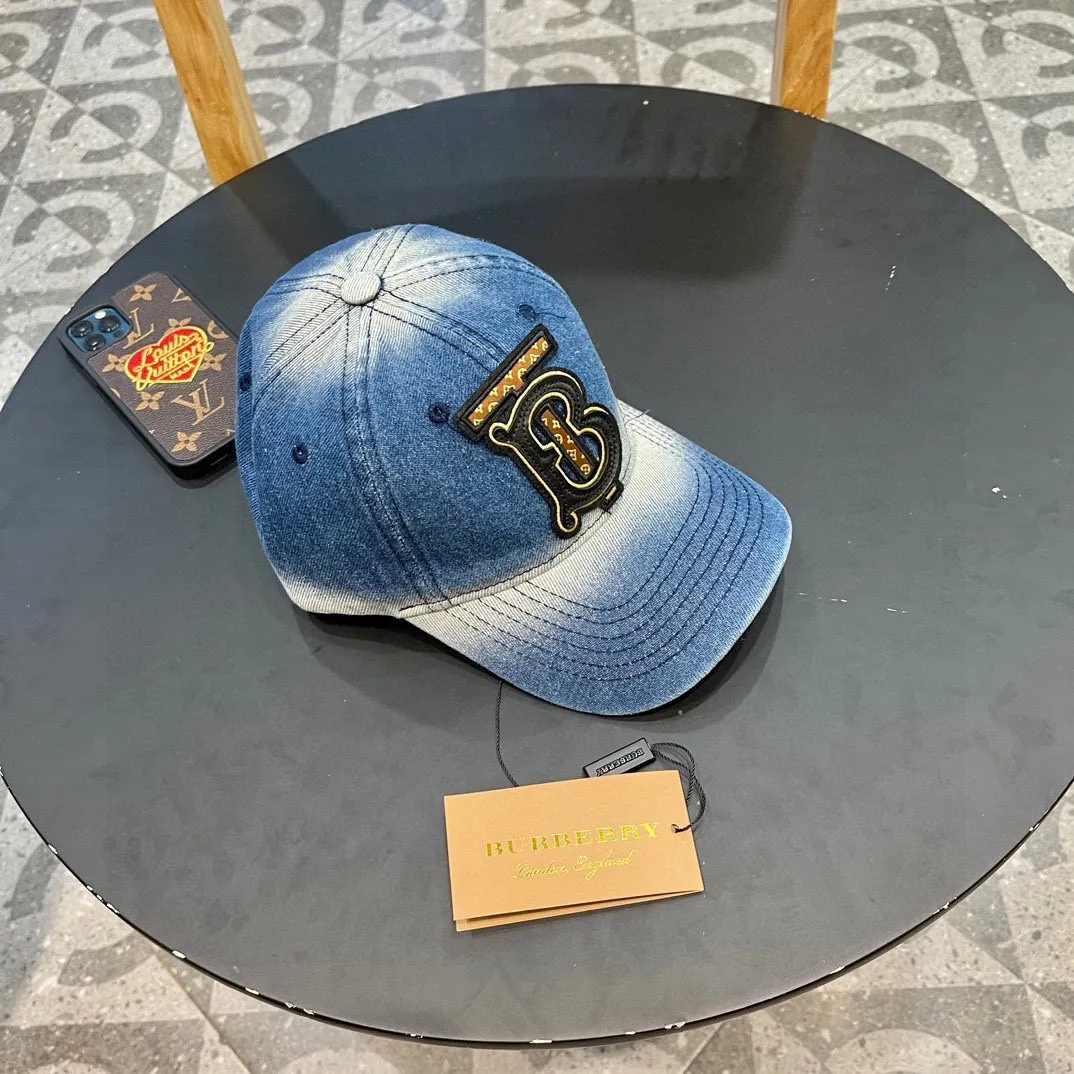 【BURBERRY  バーバリー】【数量限定】 野球帽 / ハット 241011
