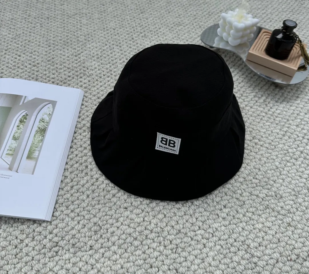 BALENCIAGA (バレンシアガ )フィッシャーマンズハット