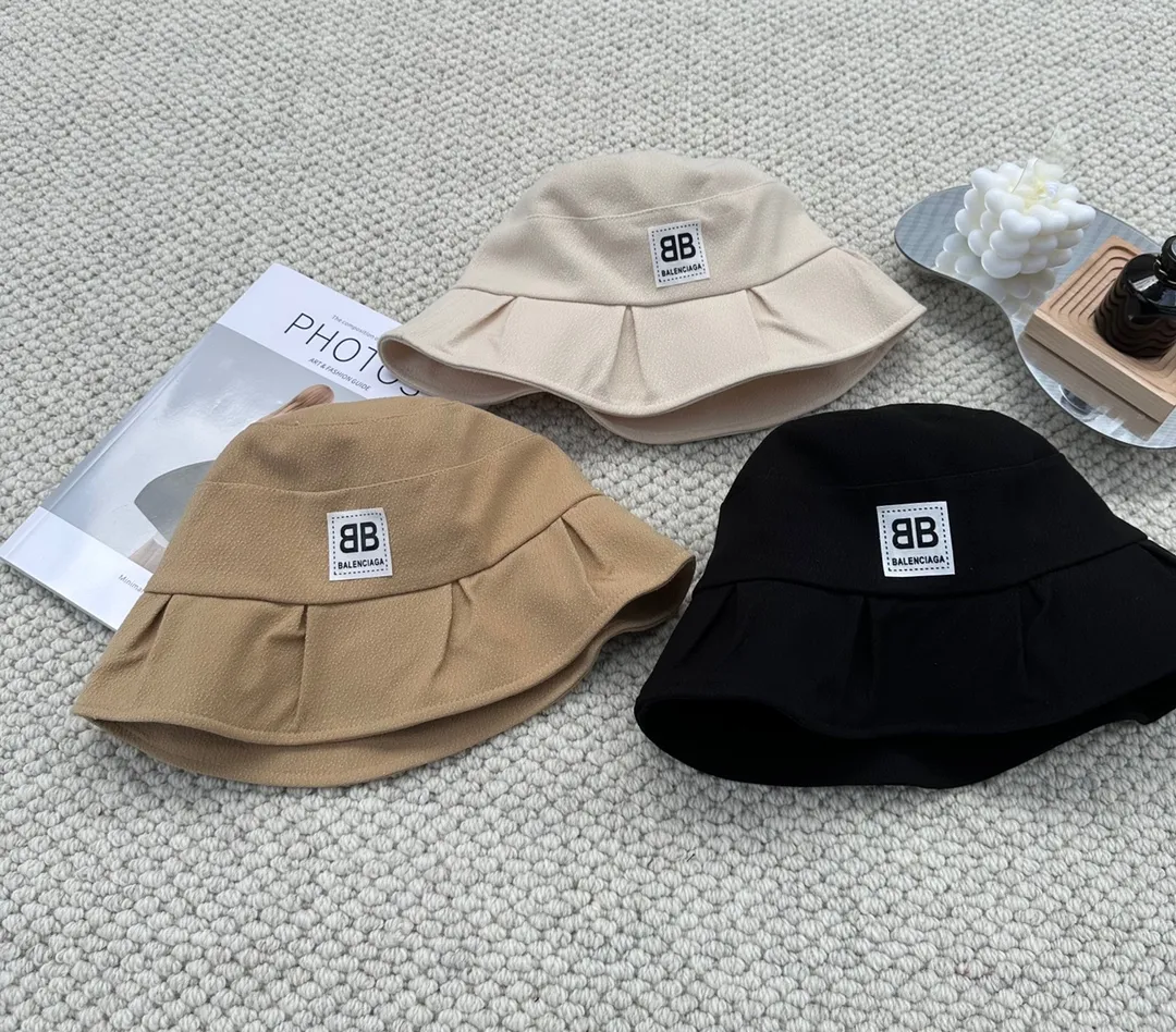 BALENCIAGA (バレンシアガ )フィッシャーマンズハット